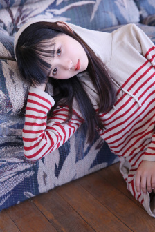 老头握住校花的双乳